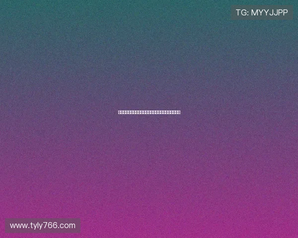 陈瑶牛仔造型英气十足甜美笑容切换自如尽显帅气女友力